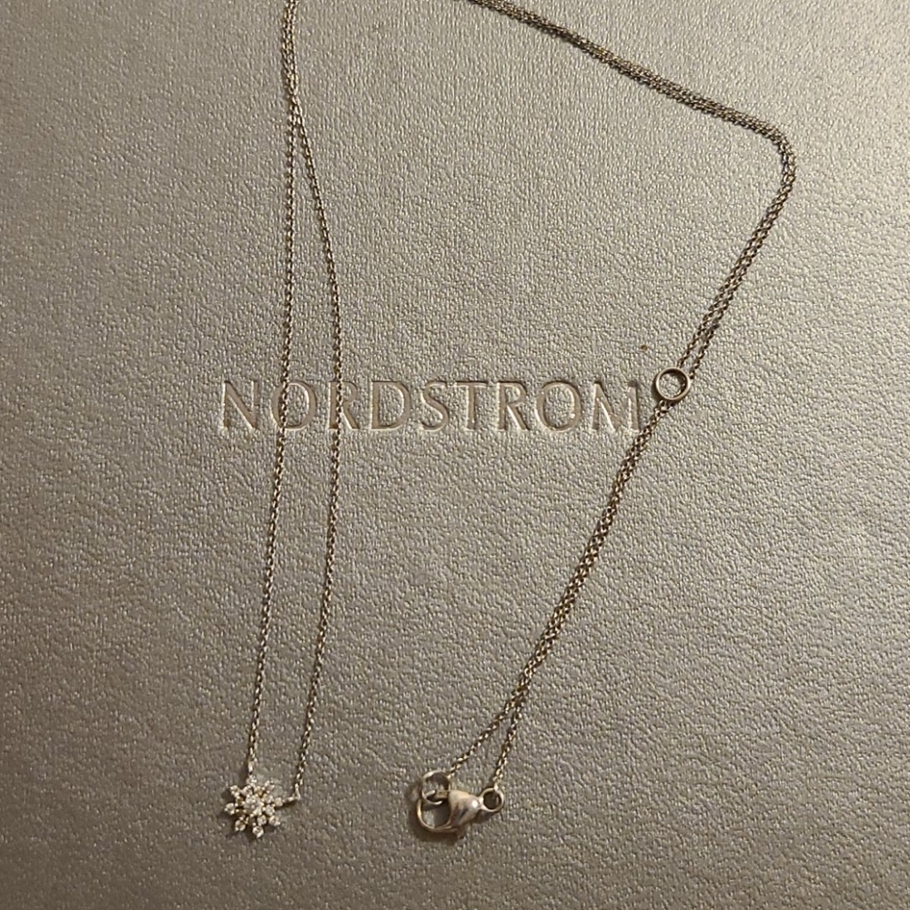 White gold and DIAMOND starburst necklace